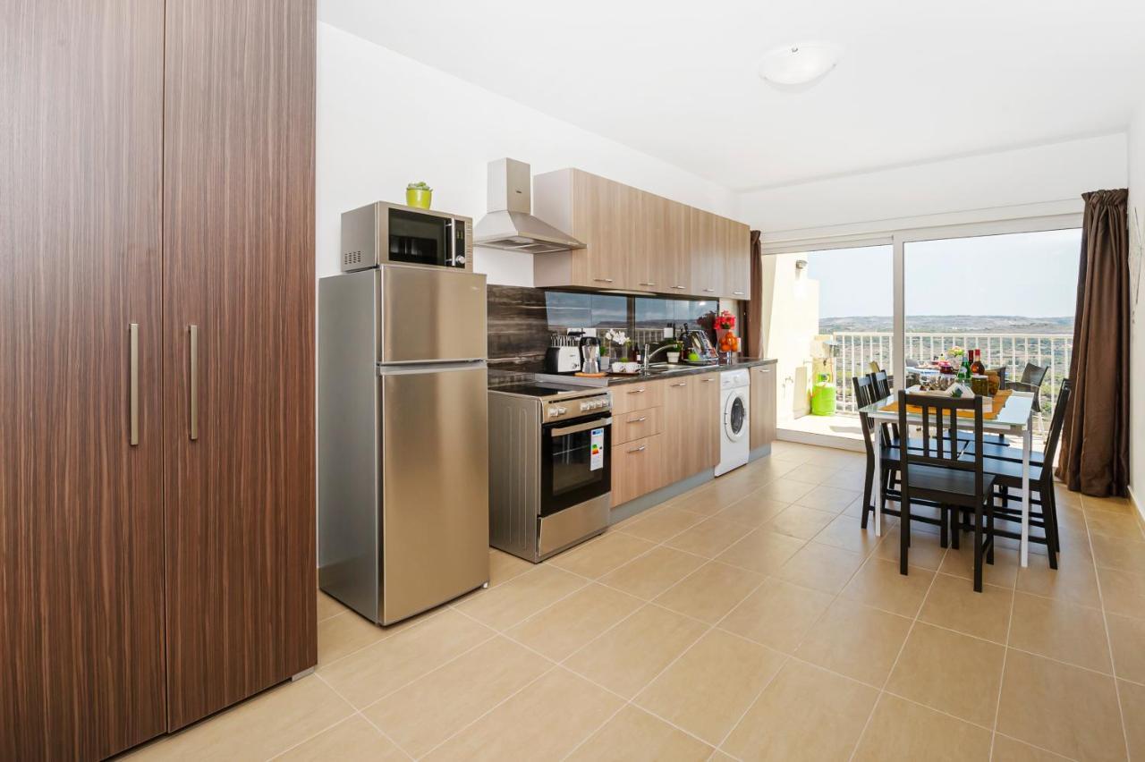 Summer Breeze Apartment With Terrace With Panoramic Views - By Getawaysmalta Mellieha Ngoại thất bức ảnh